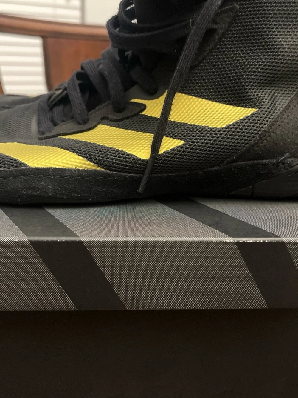 Like new Adidas Men’s Black and Yellow Athletic wrestling shoes